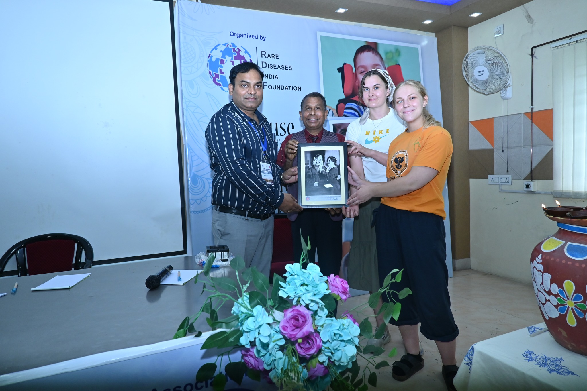 A support group meeting during the 2025 awareness event.